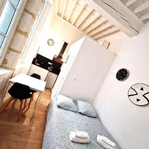 Joli à Deux Pas De La Place Du Forum Appartement